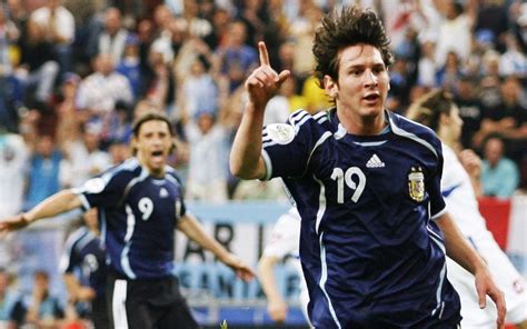 【世界杯经典】2006年德国世界杯小组赛 阿根廷6-0塞黑 全场 梅西世界杯首秀进球 阿根廷26脚传递破门_哔哩哔哩_bilibili