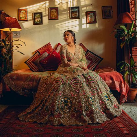 Swara Bhaskar Sari and Lehenga Glamorous Style Looks Photos - Check ...
