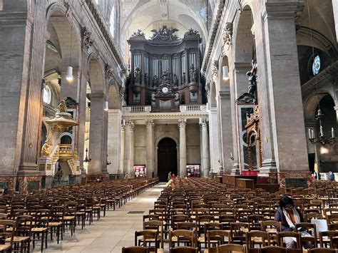 Novosti.rs | Galerija | BAKARNA NIT ZA VEČITO USKRŠNjE VREME: Pariska ...