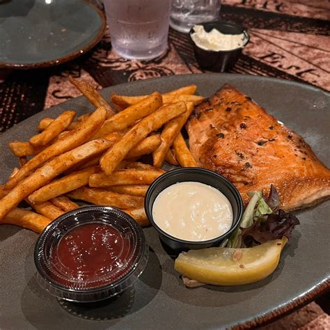 LIGHTHOUSE WATERFRONT RESTAURANT, Fort Myers - Menu, Prices ...