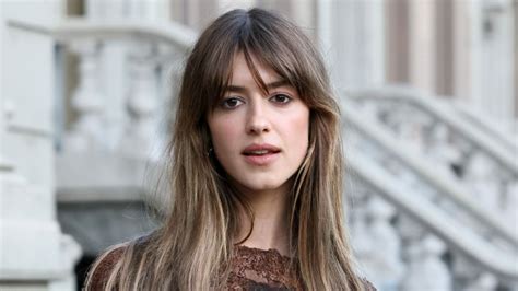 An expert on how to find the right fringe for your face shape