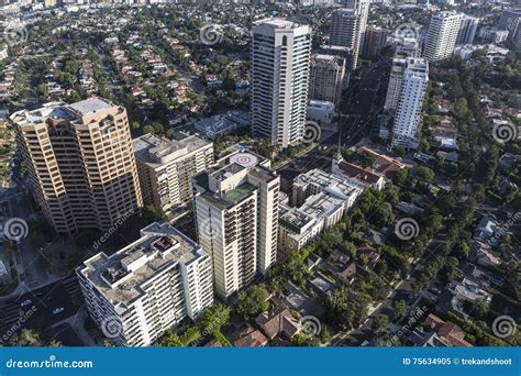 Wilshire Blvd Highrise Condos and Apartments in Los Angeles Editorial ...