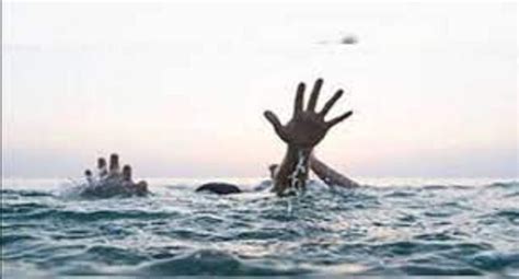 Three minor sisters drowned in a pit filled with water | पानी से भरे ...