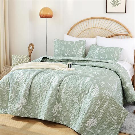 Amazon.com: JANZAA Quilt King Size Sage Green Quilt Bed Spread Boho ...