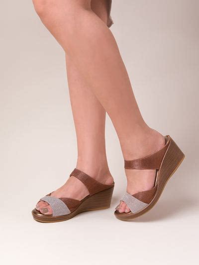 Latest Collection of Women Footwear & Bags ️ Comfort - Monrow – Monrow ...