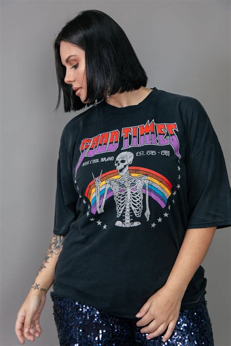 T-SHIRT VINTAGE PRETO MARMORIZADO GOOD TIMES Marina&Gabriella - Roupas ...