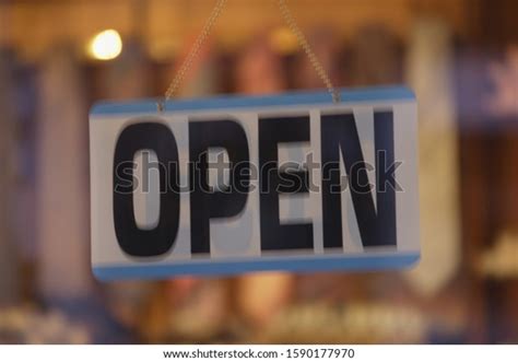 Window Open Sign 的图像结果