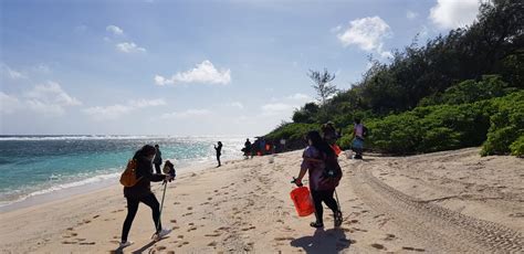 Ritidian Beach Clean-up.jpg | FWS.gov