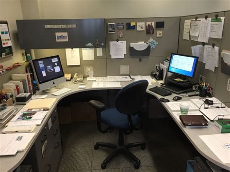 Computer Screen Cubicle 的图像结果