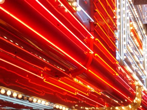 10 Neon Facts: Chemical Element