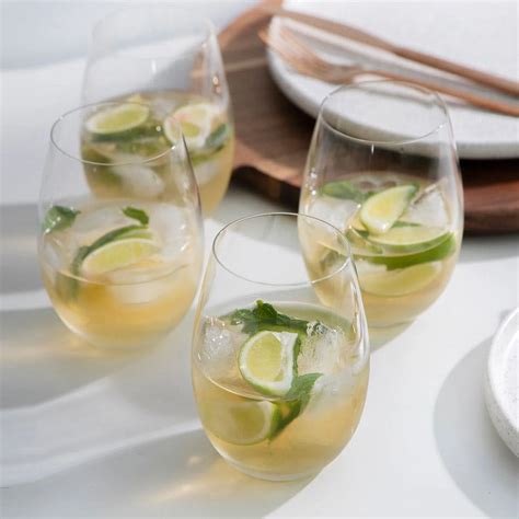 10 Best Housewarming Gifts To Get For Someone | LBB