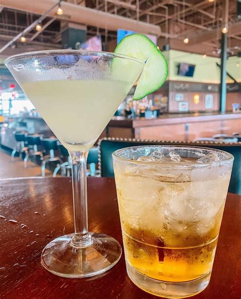 Bar Louie - South Loop Chicago Happy Hour - HHRevolution