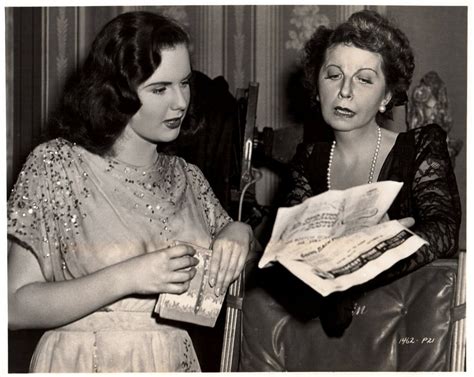 Deanna Durbin, Helen Broderick