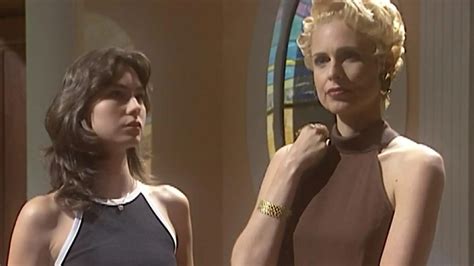 'O Rei do Gado': Lia provoca Léia após ouvir revelação sobre Ralf