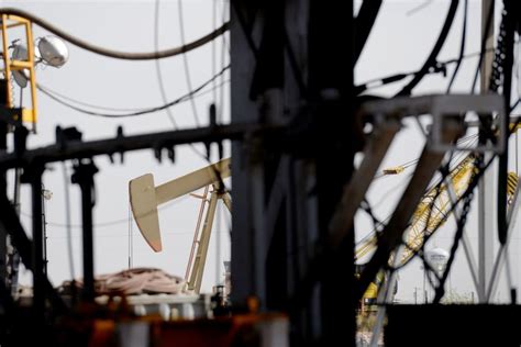 russia venezuela trump oil economy