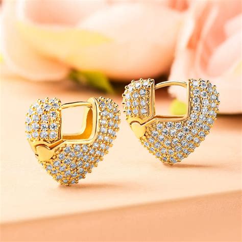 Rubans Offers Finest Quality Earrings Collection Online.