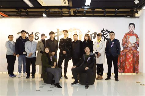 时尚COSMO-柏丽大家居携手艺术家刘毅，《刹那》主题作品展在百草得茶TEART空间揭幕