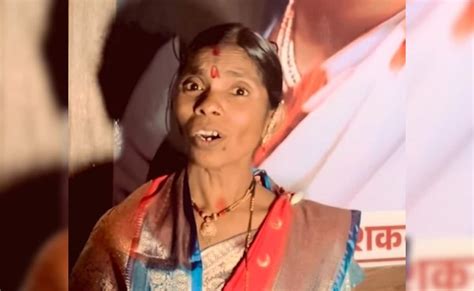 सोशल मीडिया पर आई नई रानू मंडल, लता मंगेशकर के गाने पर इस अंदाज में ...