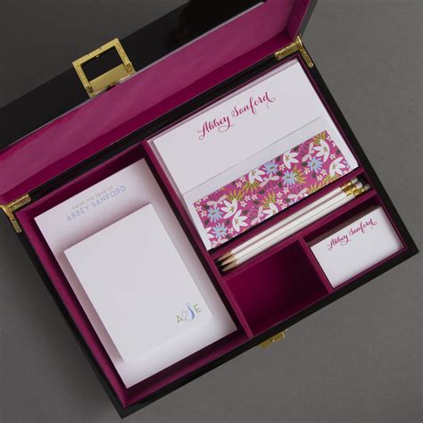 Super elegant, deluxe, splurge-worthy personalized stationery set from ...