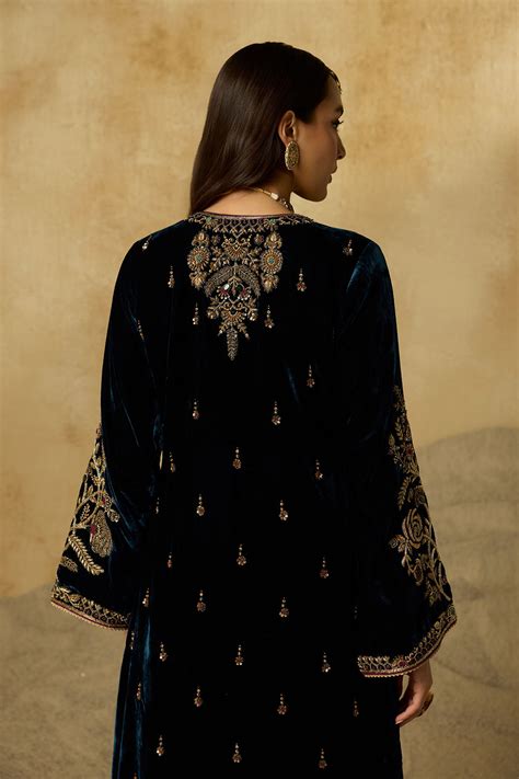 Sureena Chowdhri – Luxury Indian Wear
