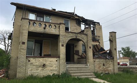 Duggan: Detroit to board up every abandoned house in 2 years | Crain's ...