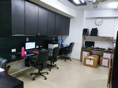 Commercial Office for Rent in Siddhi Vinayak Tower, Makarba, Behind ...