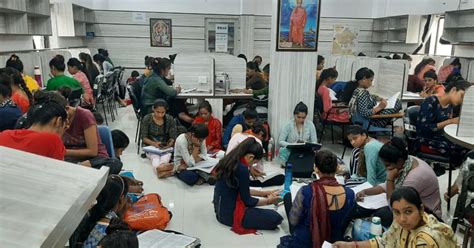 डूंगरपुर: बेरोजगार युवाओं का भविष्य सुधारने में जुटी नगरपरिषद, 400 युवा ...