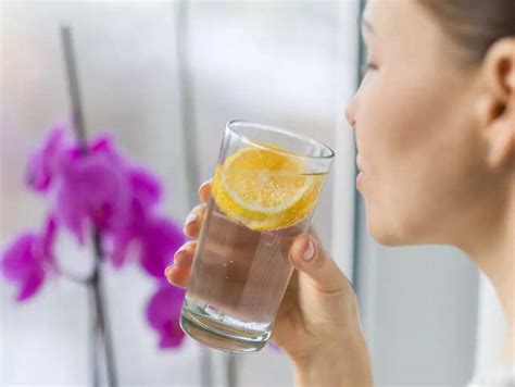 Boiled lemon water: Benefits of drinking it and ways to make it | The ...