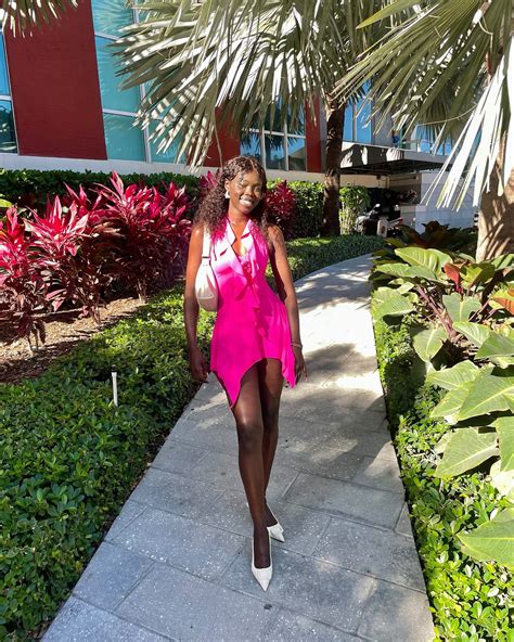 CHEW🦀🐬🪲 (@chusmiles) • Instagram photos and videos