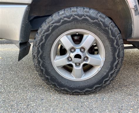 SOLD - Central Coast, CA - 100 Series OEM 18 inch Silver Wheels (04 ...