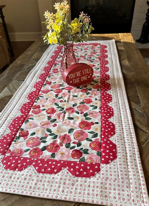 Sassy Scalloped Table Runner / Instant PDF Download / 16 X 40 - Etsy