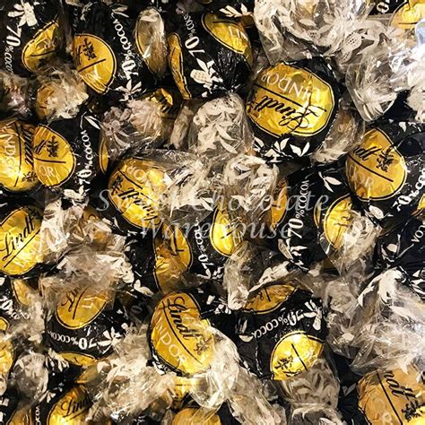 Lindt Lindor 70% Cocoa Dark Chocolate Balls 500g | Sweet Chocolate ...