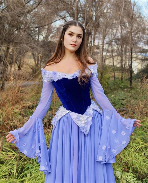 Pin by Montsy Mejia on GOT/HOtD | Renaissance fair outfit, Fair outfits ...