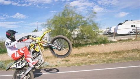 Motorcycle Stunts Compilation 的图像结果