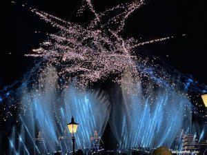 EPCOT Fireworks 2025: Best Viewing Tips for Luminous Plus Dining Package Info