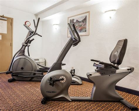 QUALITY INN MILWAUKEE WEST BROOKFIELD - Hotel Reviews & Photos ...