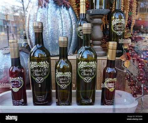 Olive oil bottles hi-res stock photography and images - Alamy