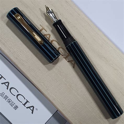 Taccia Kaku-Tate Urushi Asagi Fountain Pen TKT-14F-AS | Japan ...