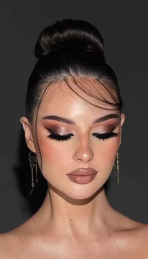 Pin by Laura Götze on Quick Saves | Elegant makeup, Gorgeous makeup ...