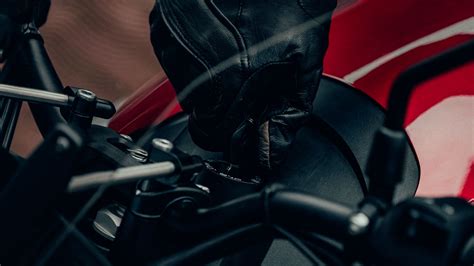 Download wallpaper 2048x1152 motorcycle, key, glove, motorcyclist ...