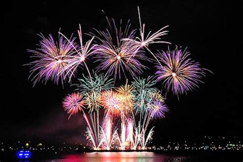 4-Hour Bowen Island Festival of Lights Tour from Vancouver 2021