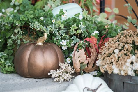 Front Step Fall Decor 的图像结果