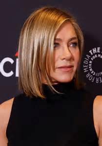 Jennifer Aniston's “Rachel Haircut 2.0” in ”Butter Blonde" ist DIE Trendfrisur für den Herbst ...
