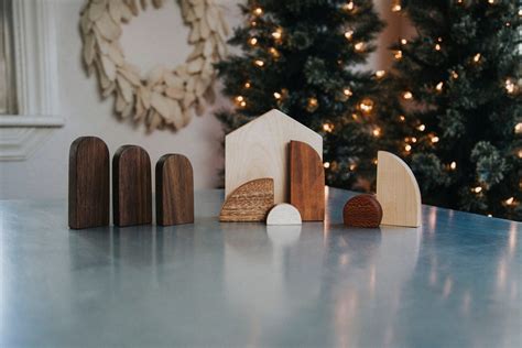 10 Modern and Minimalist Nativity Set Ideas - Our Ivy Farmhouse