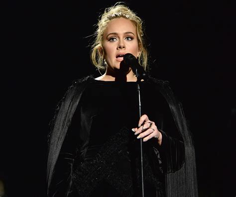 Adele shows off weight loss at her 30th birthday party