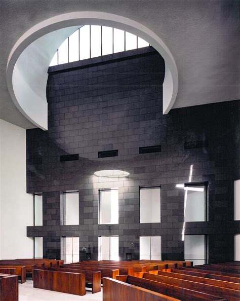 UST Chapel of St. Basil - What We Build | Linbeck Group