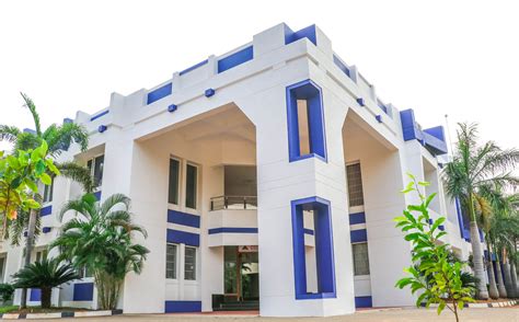 Hallmark Business School Top Business School in Trichy, MBA Courses