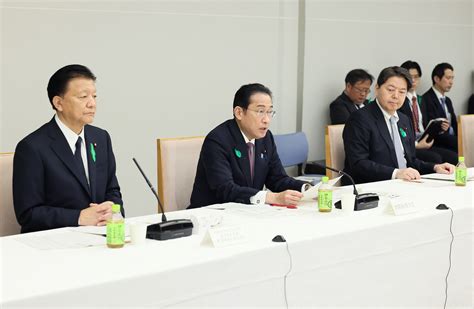 政治 的图像结果