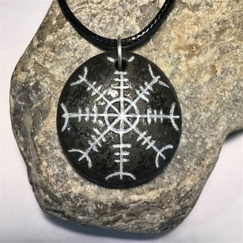 Helm of Awe Black Onyx Stone Pendant Necklace, Aegishjalmur Amulet ...