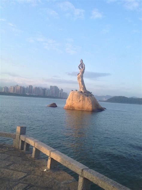 【携程攻略】珠海珠海渔女景点,珠海渔女雕像是珠海城市的象征。渔女姿态优雅，神情喜悦，手擎明珠，…